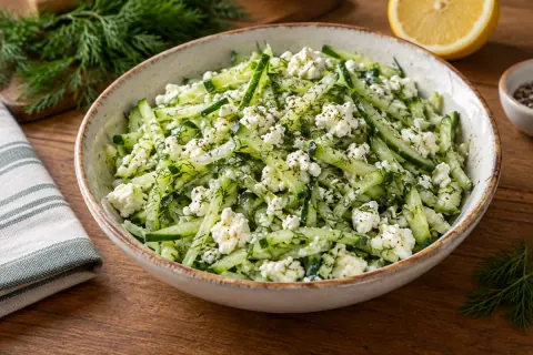 Salate cu bastonașe de legume